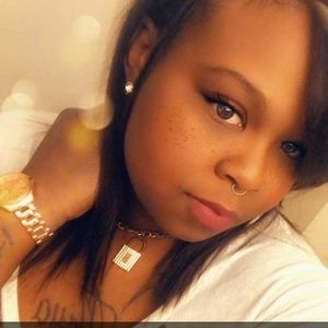 Meet your Posher, Tia